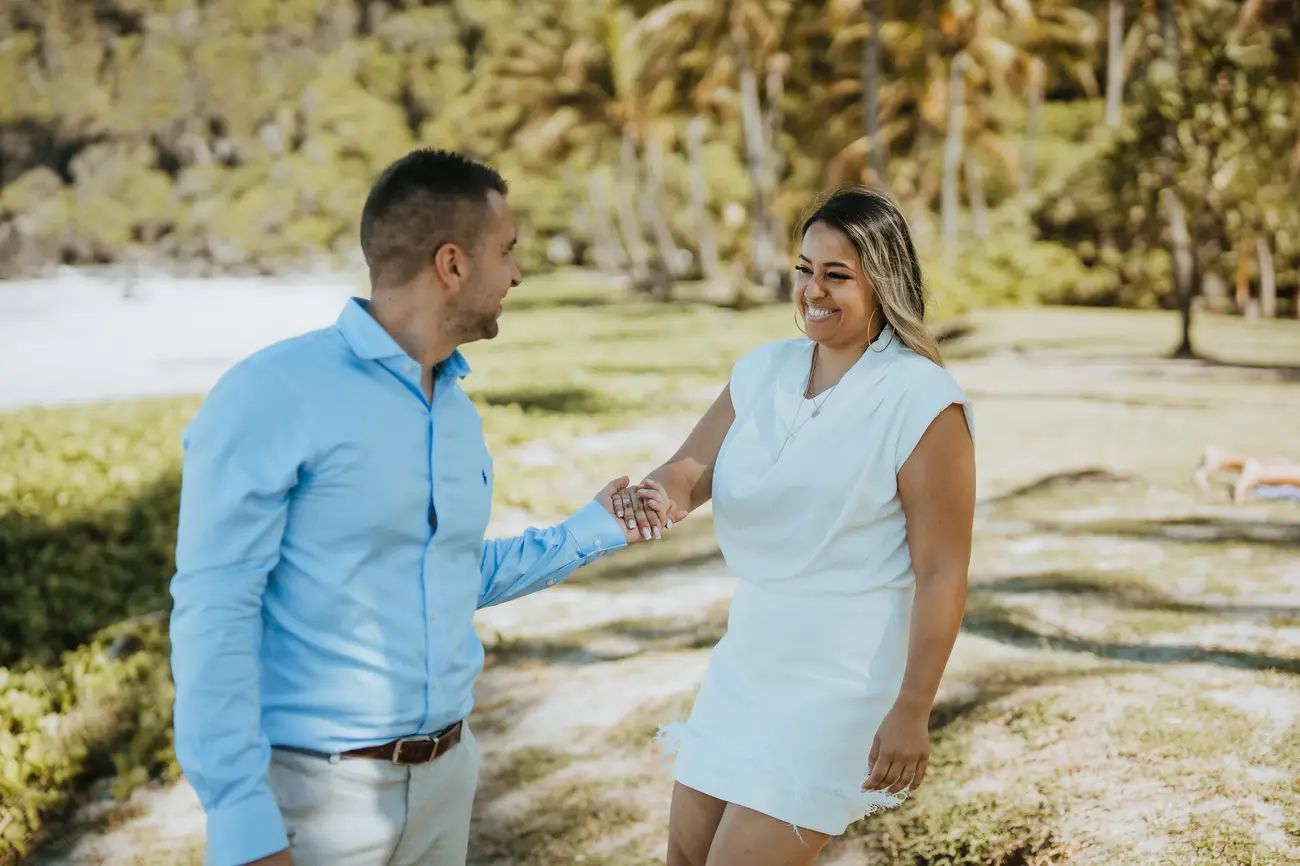 Demande en mariage dans un parc
